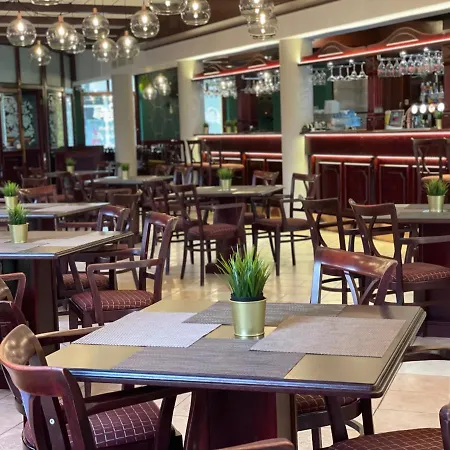 Chicago Vendeghaz Bed & Breakfast Szentes