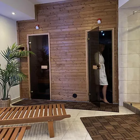 Chicago Vendeghaz Bed & Breakfast Szentes